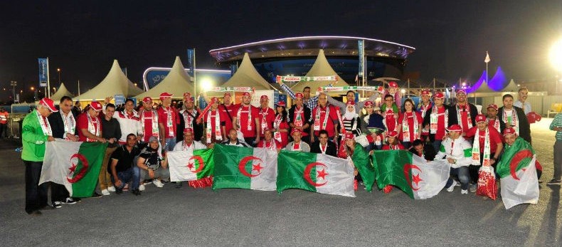 Photo des supporters algériens encouragent l'EN de Handball en Championnat du monde  (2)